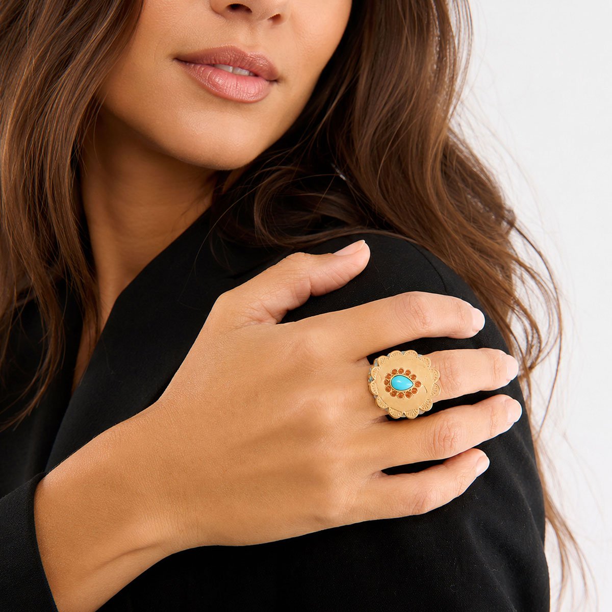 Bague réglable avec perles et cabochon central IONI noir, HIPANEMA