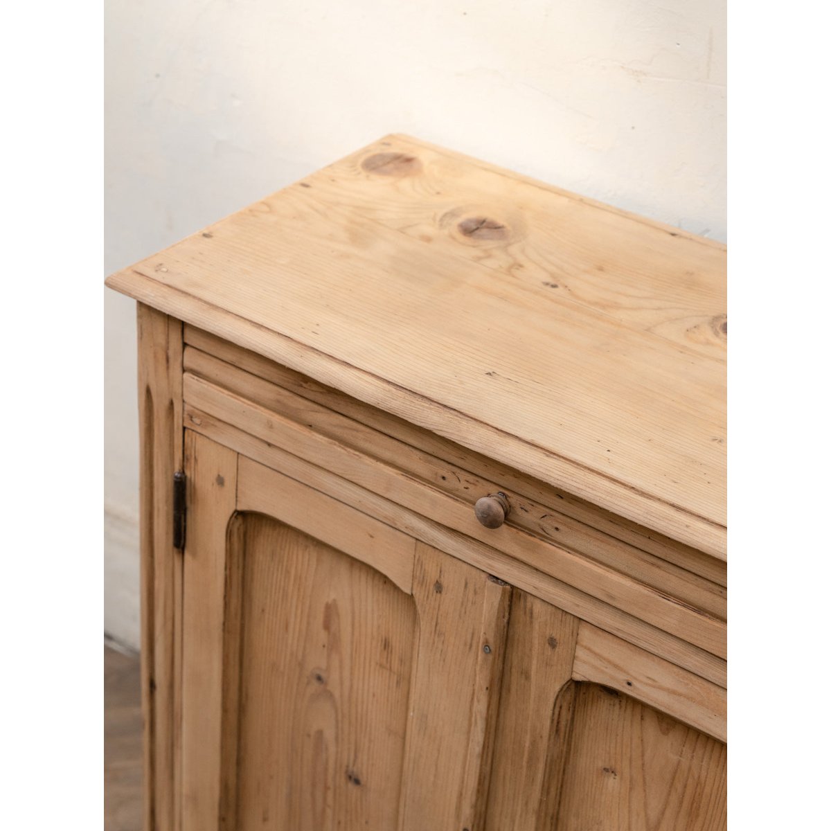 Buffet en bois Gilbert N°1929 - Bon état bois clair, DEBONGOUT