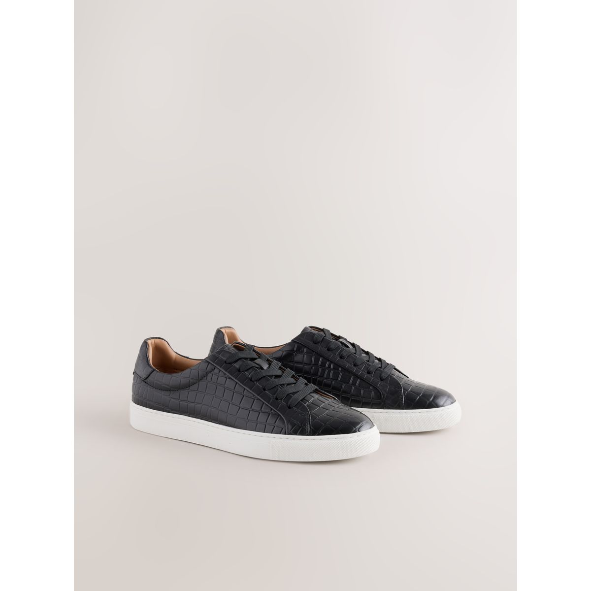 Baskets effet croco en relief longline noir, NEXT