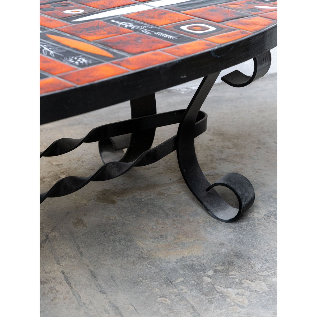 Table basse ovale en céramique orange et noir Donna N°1602 - Bon état orange, DEBONGOUT