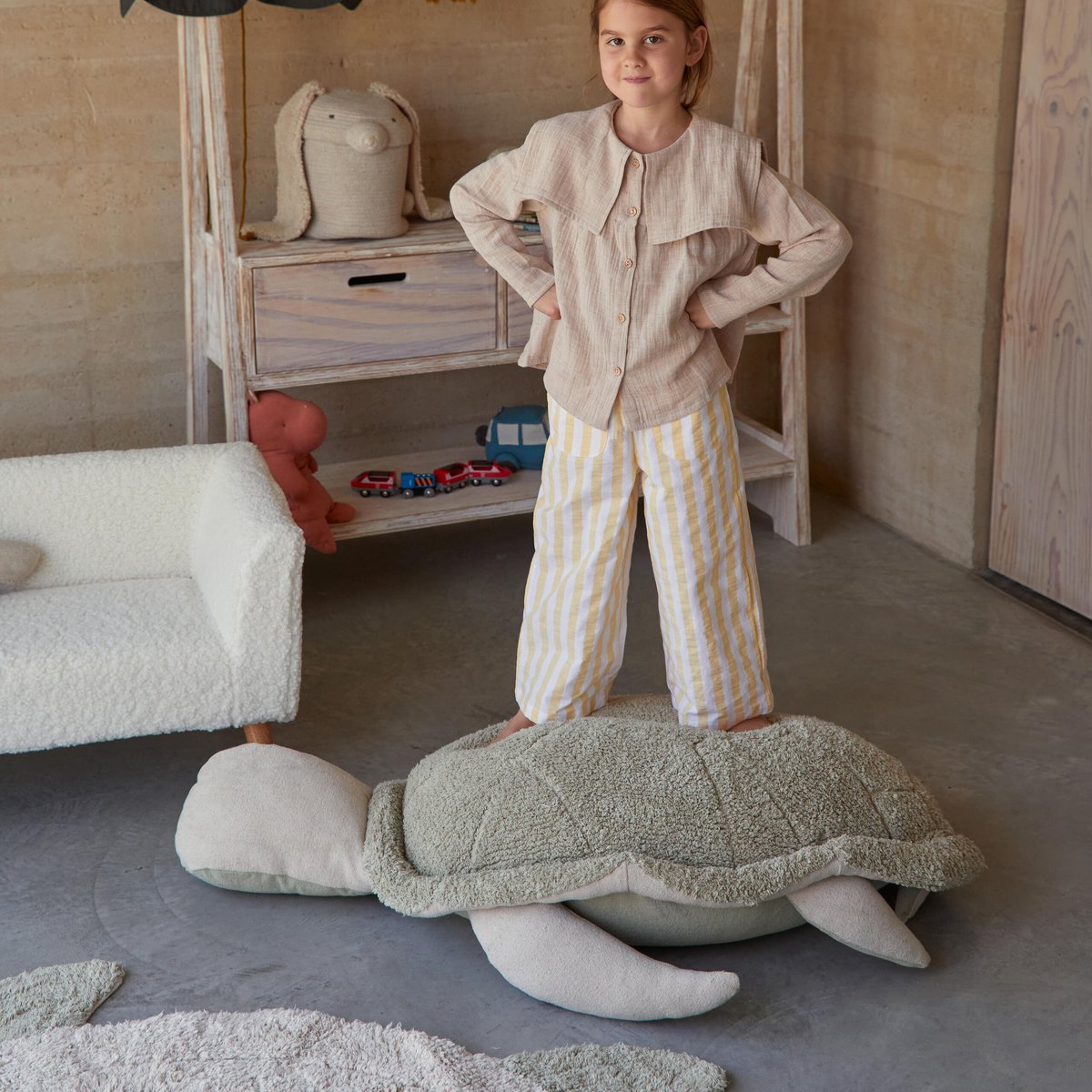 Pouf Madame Tortue vert olive, beige, LORENA CANALS