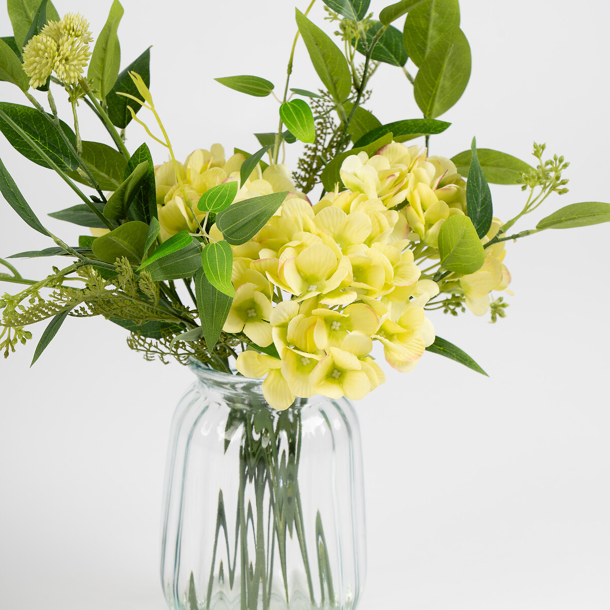 Hydrangea Arrangement in Glass Vase green, SO'HOME