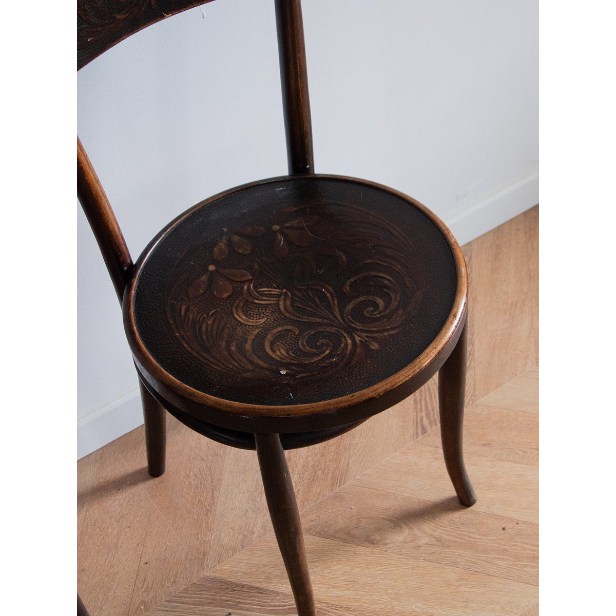 Paire de chaises en bois Claude N°660 - Bon état bois, DEBONGOUT
