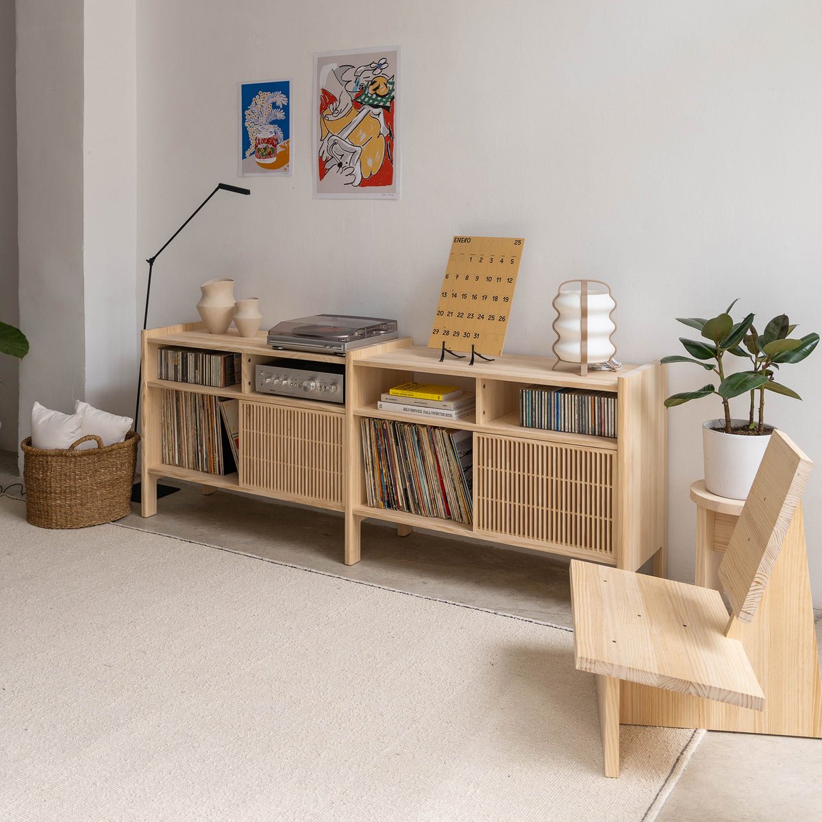 Buffet en pin massif verni MESQUIDA MOYEN bois clair, NAAN FURNITURE