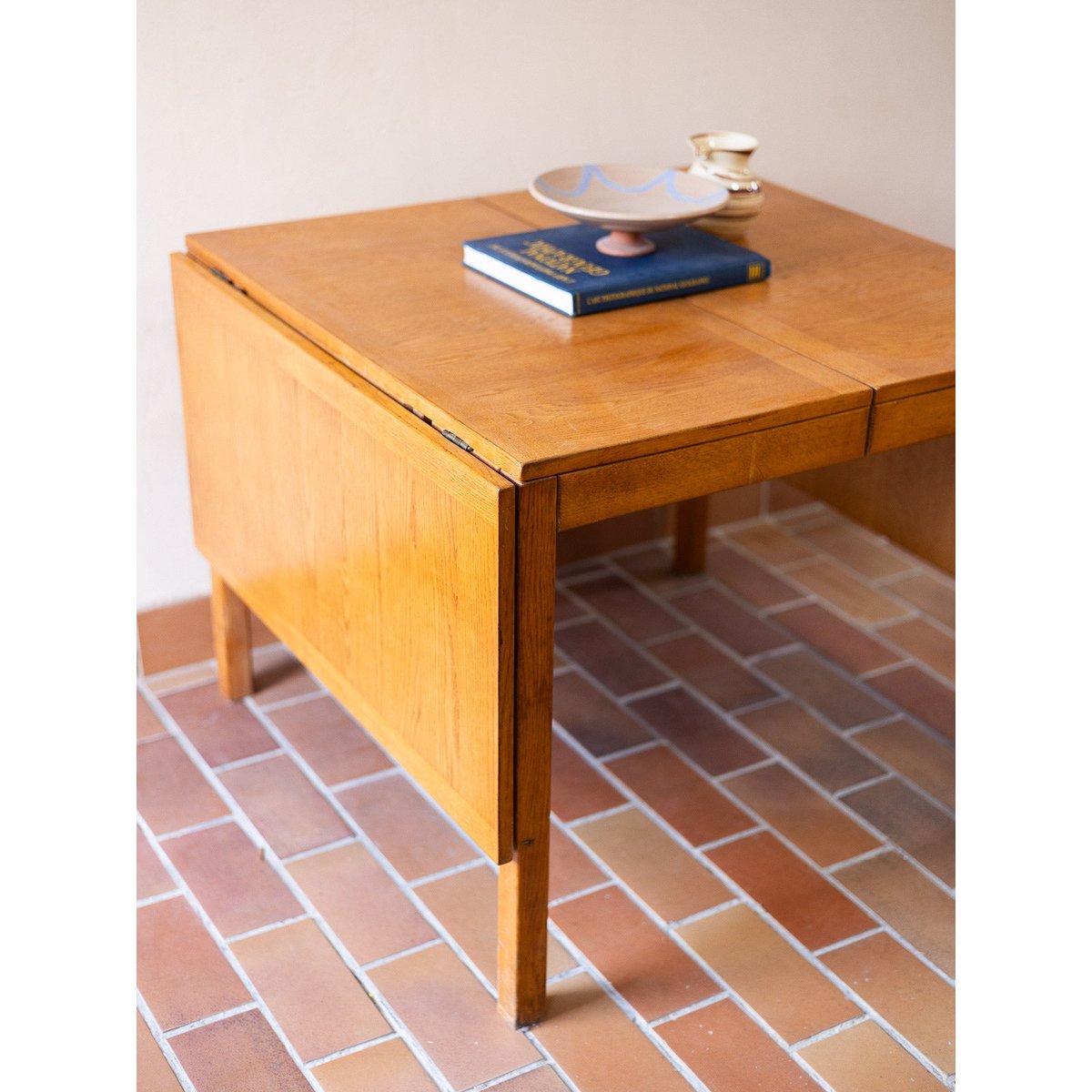 Table à manger polyvalente Karla N°1253 - Bon état bois clair, DEBONGOUT
