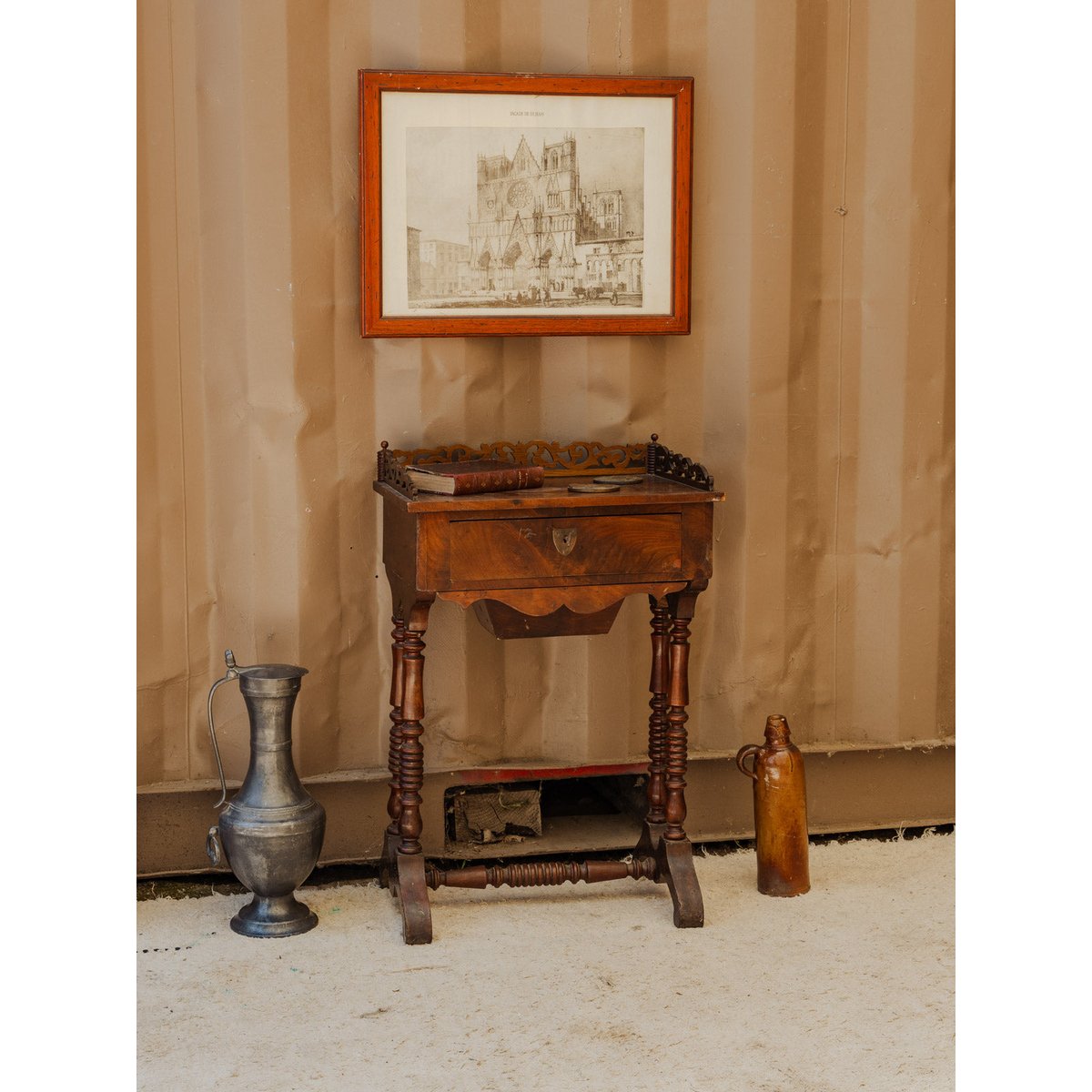 Meuble d'appoint en bois Francine N°1080 - Bon état bois foncé, DEBONGOUT