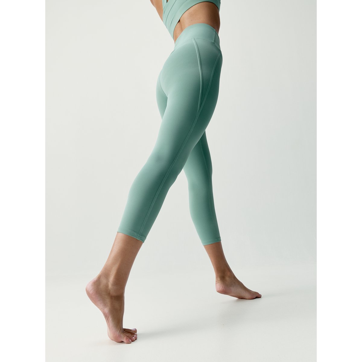 Legging de sport femme Umay Longueur longue taille mi-haute vert sauge, BORN
