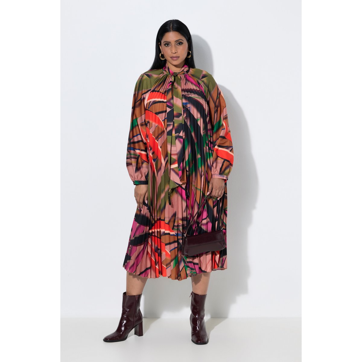 Robe midi plissée, motif feuilles prune foncé, ULLA POPKEN