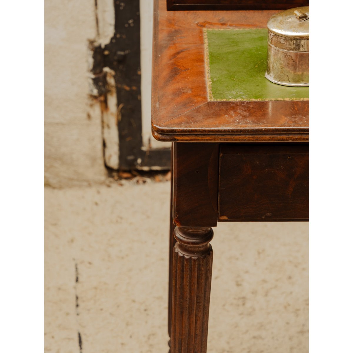 Bureau en bois Edouard N°1109 - Bon état bois foncé, DEBONGOUT