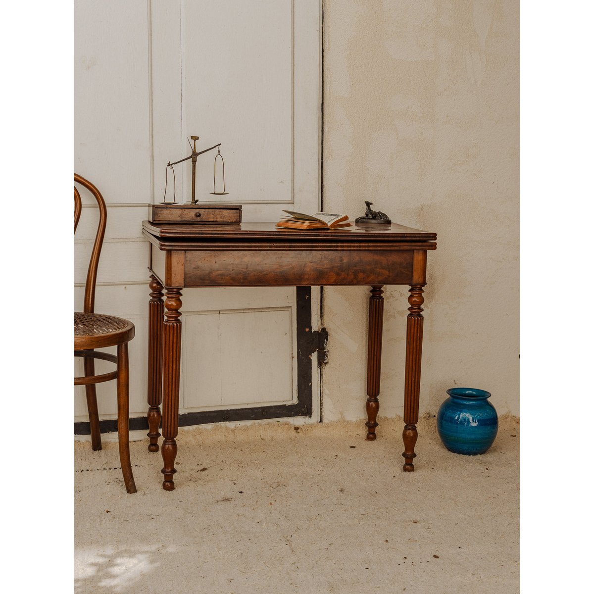 Table de jeu en acajou Francine N°849 - Bon état bois foncé, DEBONGOUT