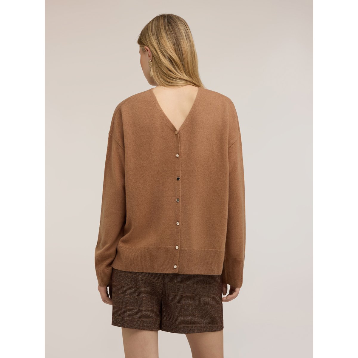 Pull avec boutonnage dos beige, MOTIVI