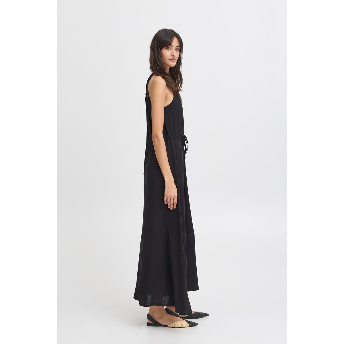 Robe noir, B.YOUNG