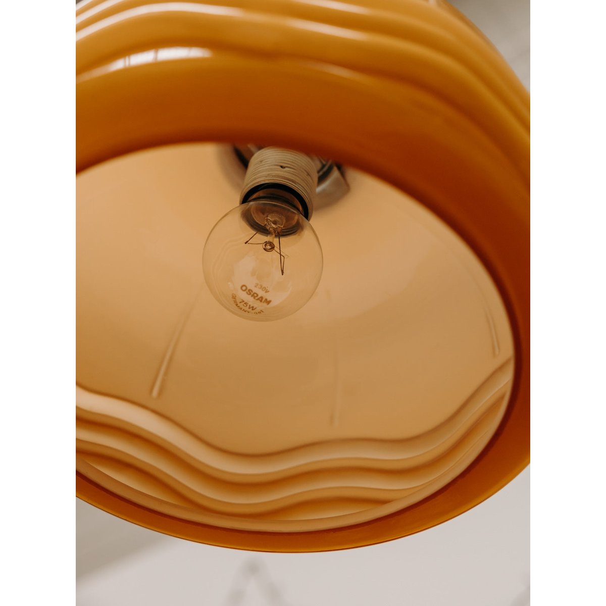 Grande suspension en opaline Sonia N°172 - Bon état orange, DEBONGOUT