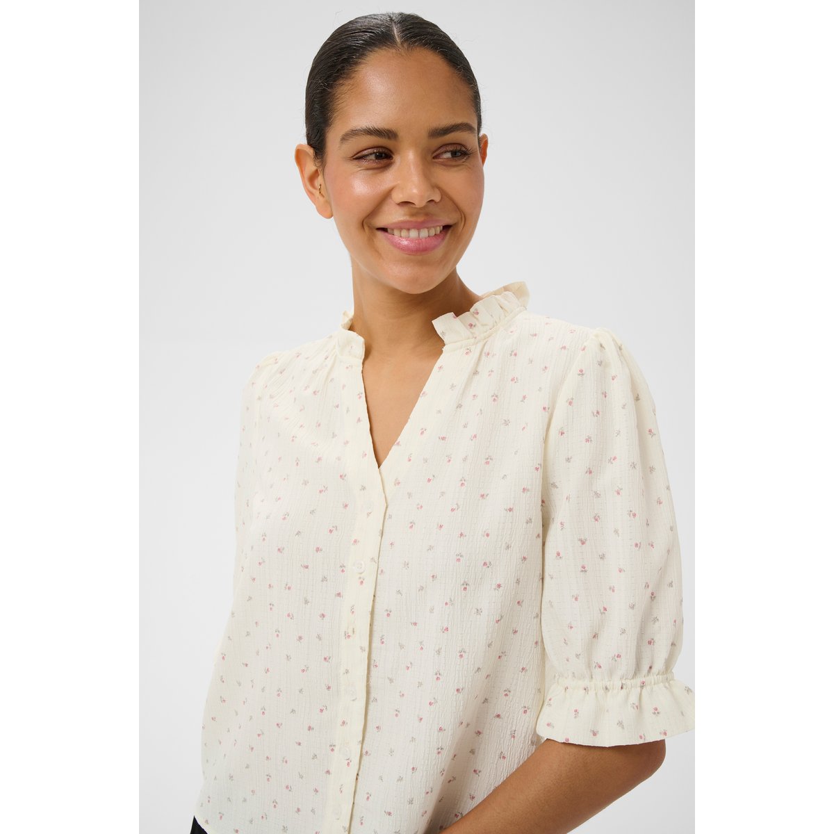 Chemise à manche courte blanc rose chalk w. pink roses, KAFFE