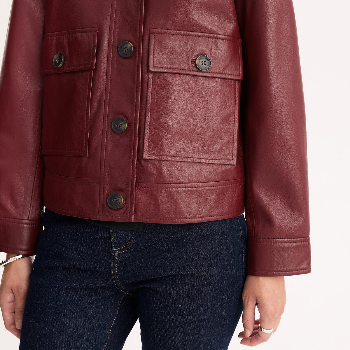 Blouson court cuir de mouton, fermeture boutonnée rouge bordeaux, ANNE WEYBURN