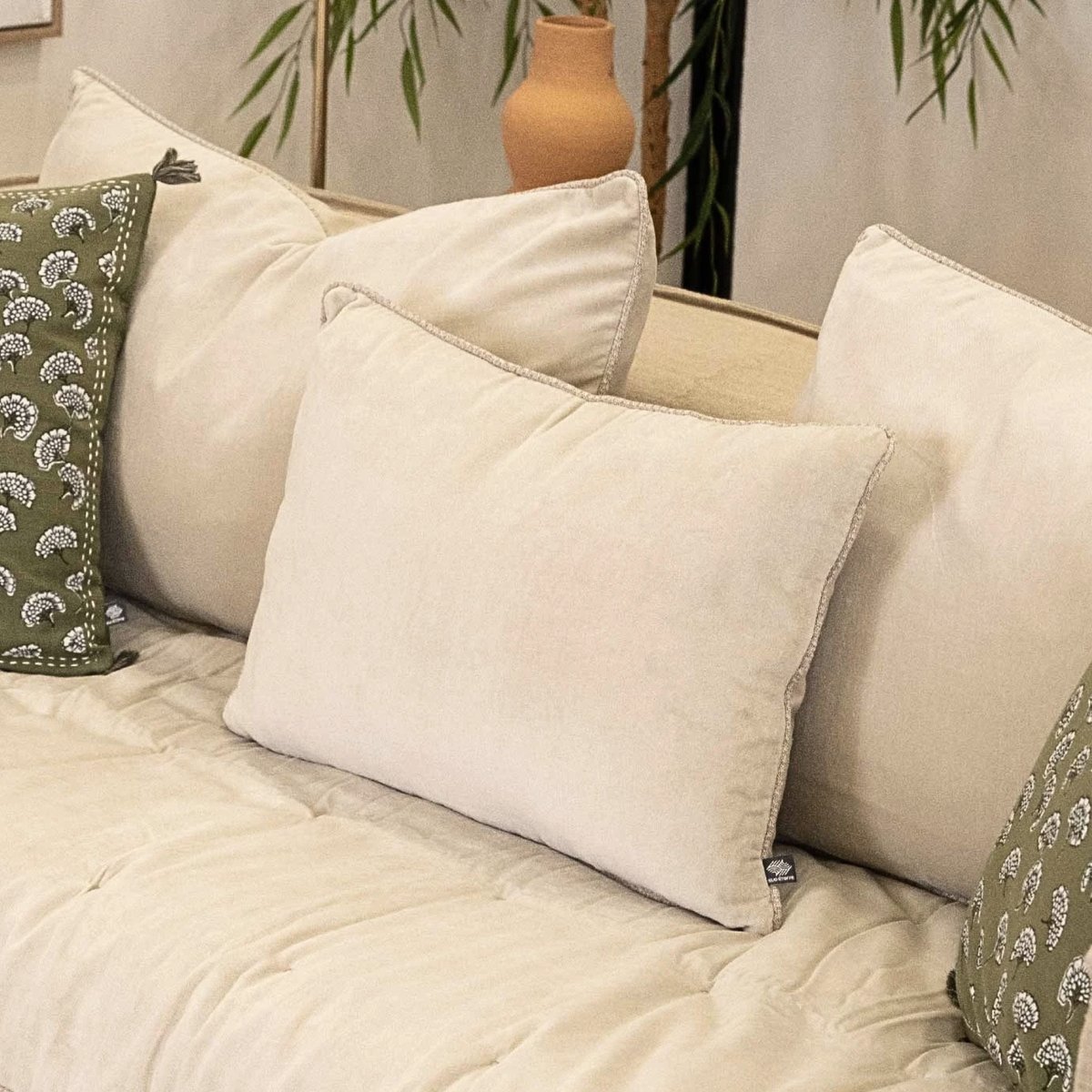 Coussin en velours réversible naturel, SUD ETOFFE