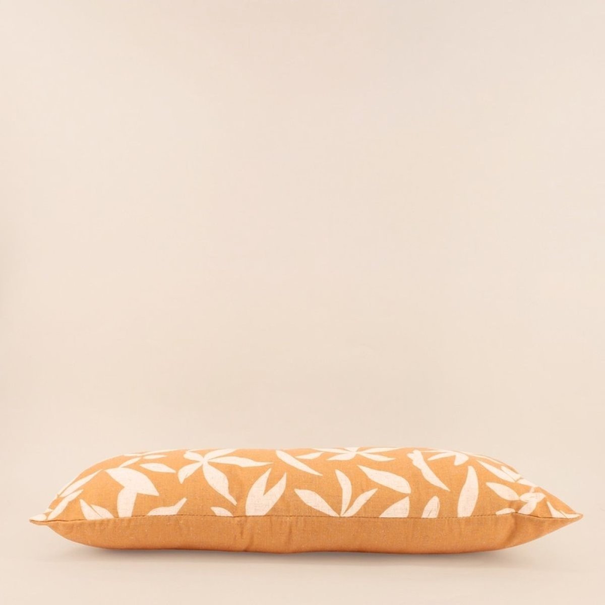 Coussin imprimé feuillage 30x70cm jaune, ORNAMI
