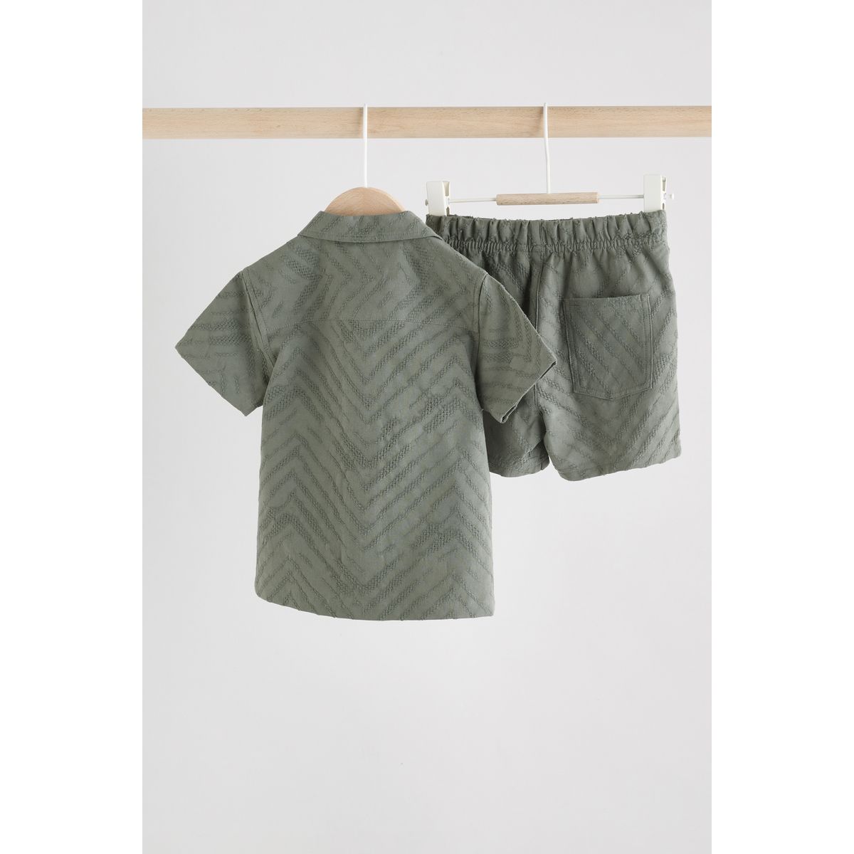 Short et chemise texturée à manches courtes vert kaki, NEXT