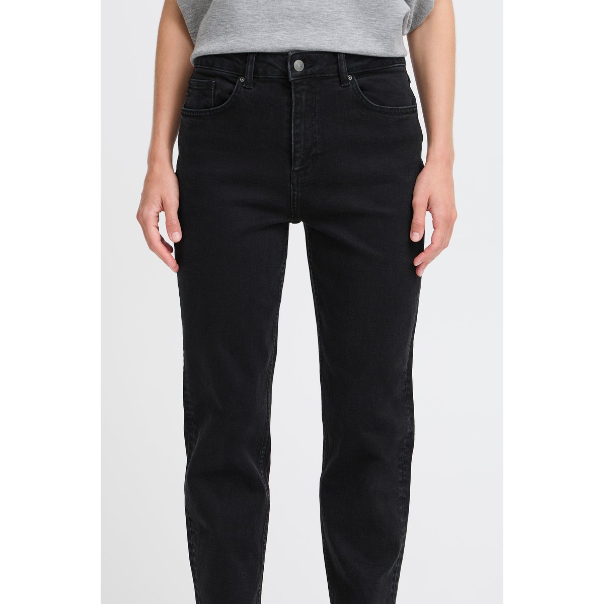 Jeans taille haute, jambes droites noir black denim, B.YOUNG