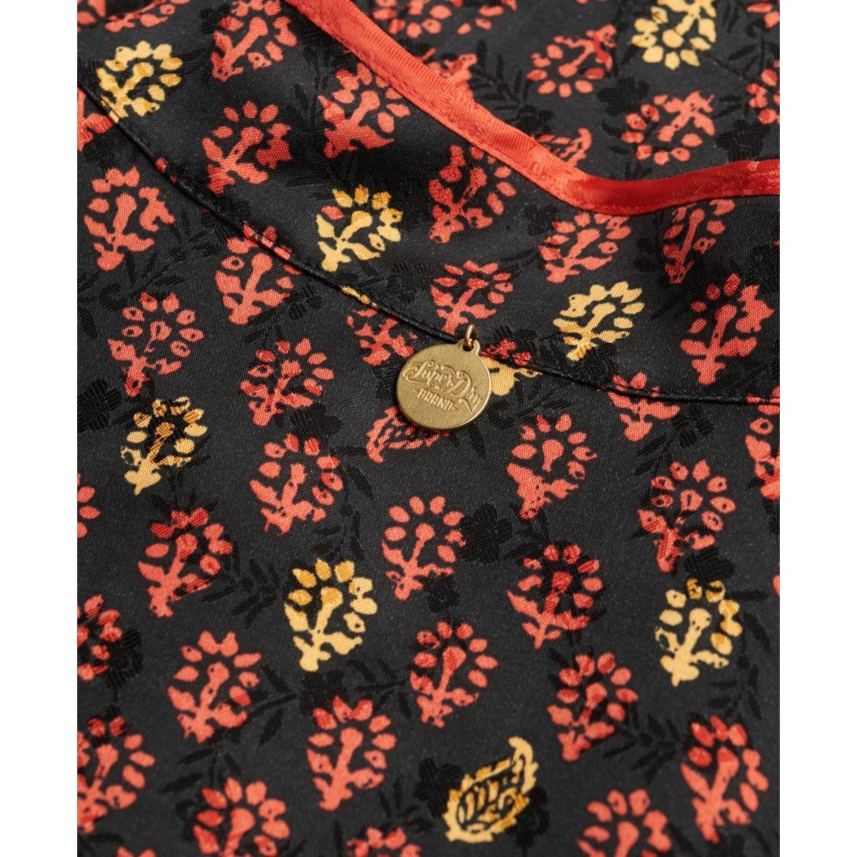 Haut en jacquard à col Mao noir block floral, SUPERDRY
