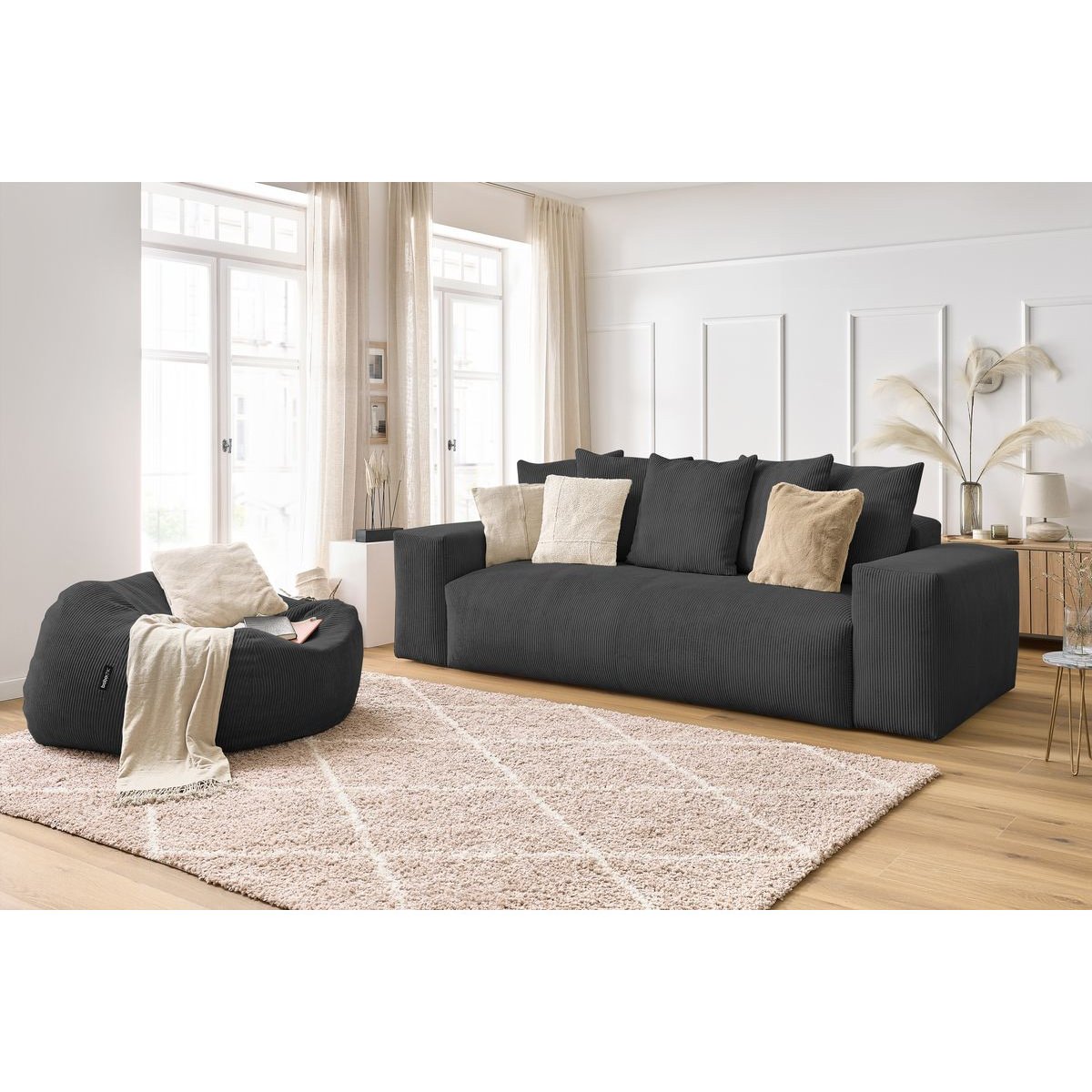 Canapé droit fixe 4 places en velours côtelé avec pouf, VOLTAIRE gris foncé, BOBOCHIC