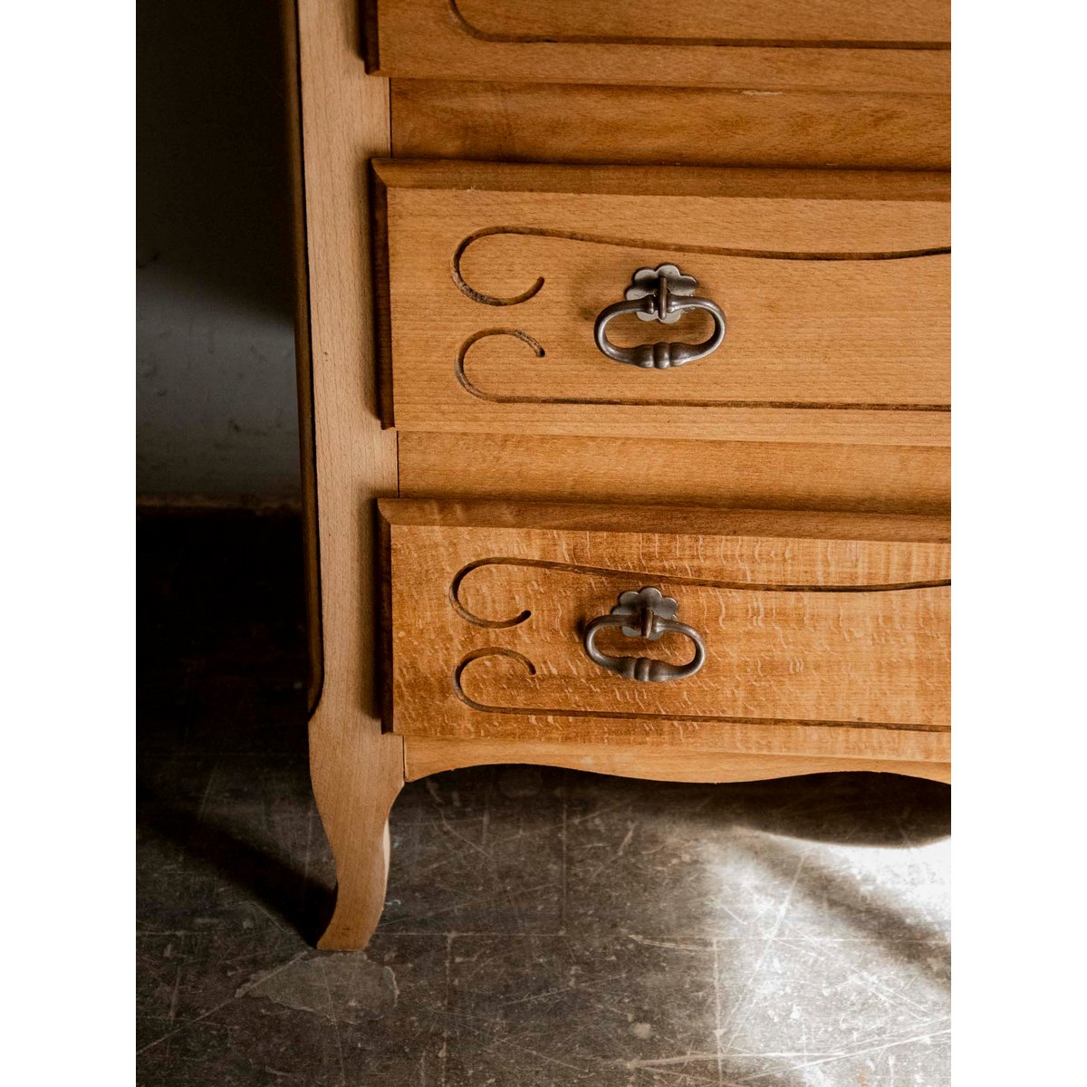 Commode élégante en bois brut Garance N°744 - Bon état bois clair, DEBONGOUT