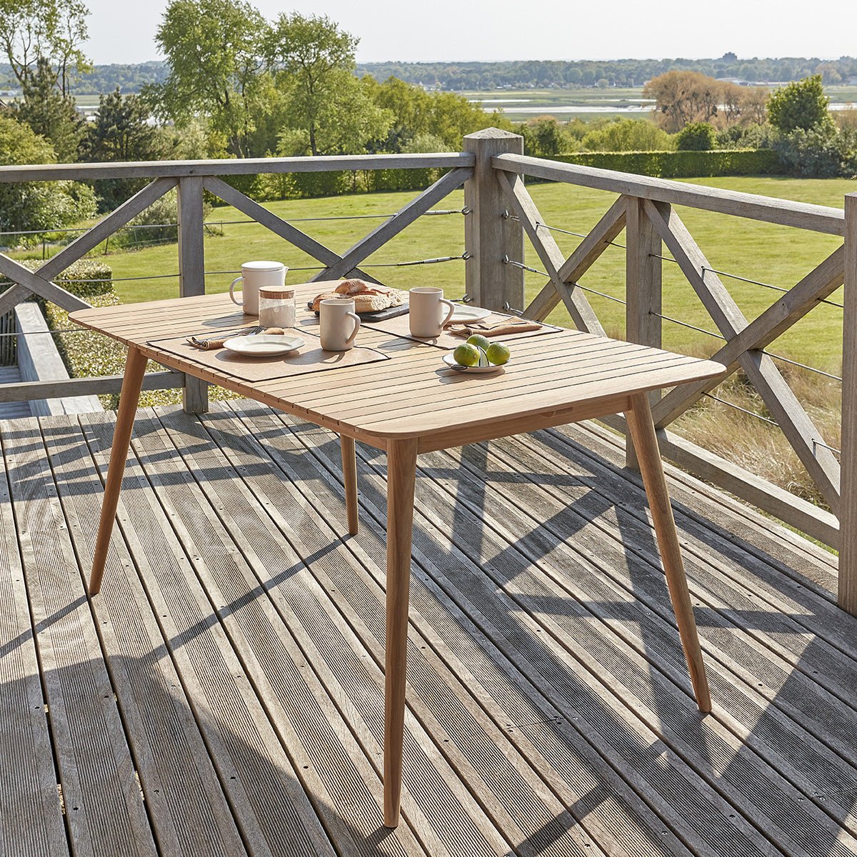 Salon de jardin en teck massif 4/6 places  APRIL naturel, BERAH GETAH
