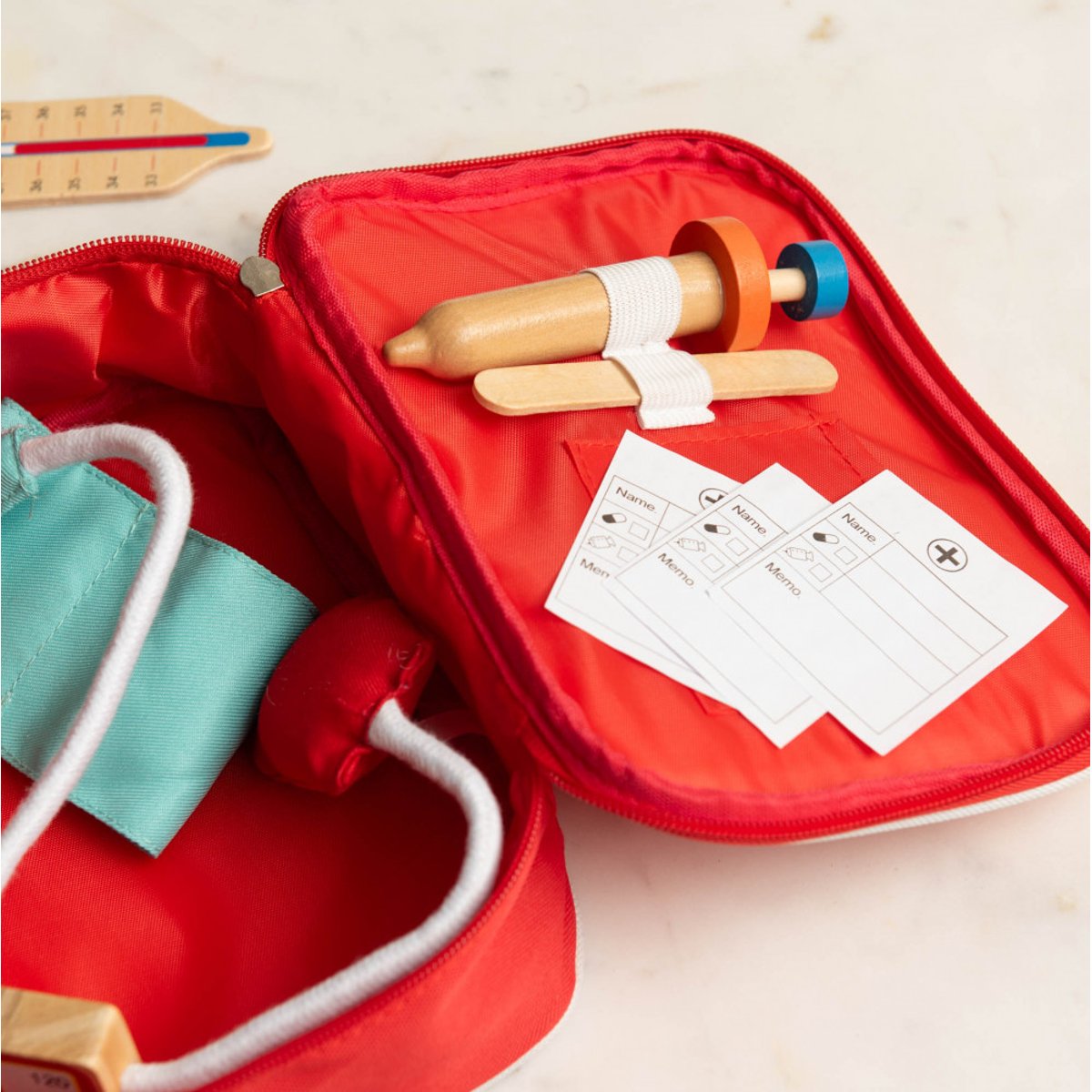 Set docteur en bois rouge, AMADEUS