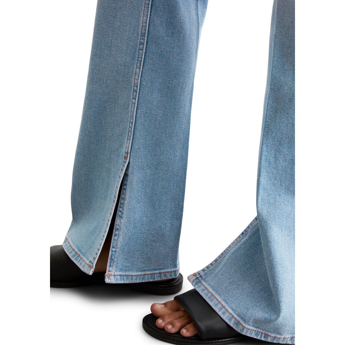 Jeans modèle Kiruna flared en coton organique mélangé stretch bleu clair, MARC O'POLO