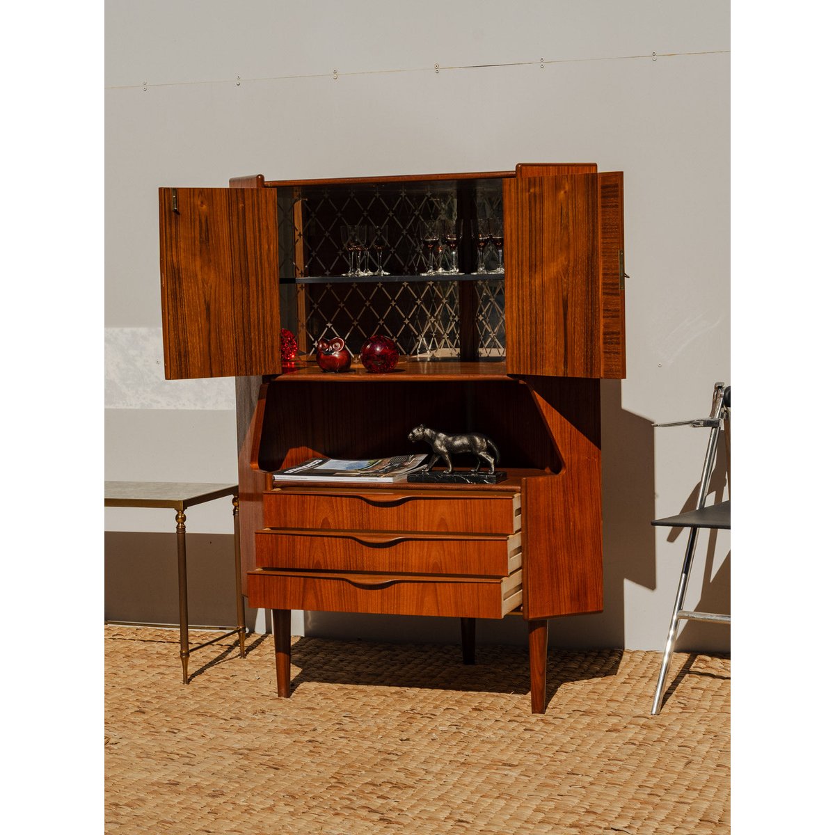 Grand buffet d'angle en bois Gilbert N°876 - Bon état bois foncé, DEBONGOUT