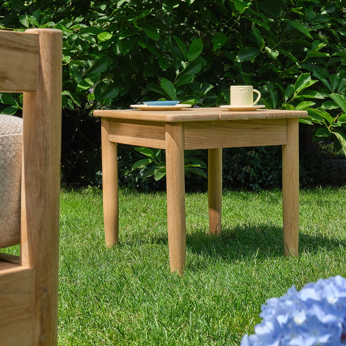 Table d'appoint de jardin en teck massif CALVI naturel, BERAH GETAH