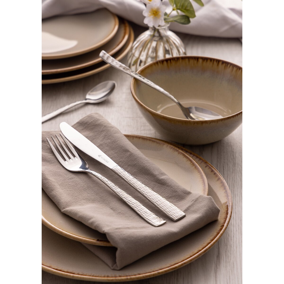 32-Piece Everyday Glisten Stainless Steel Cutlery Set stainless steel, VINERS