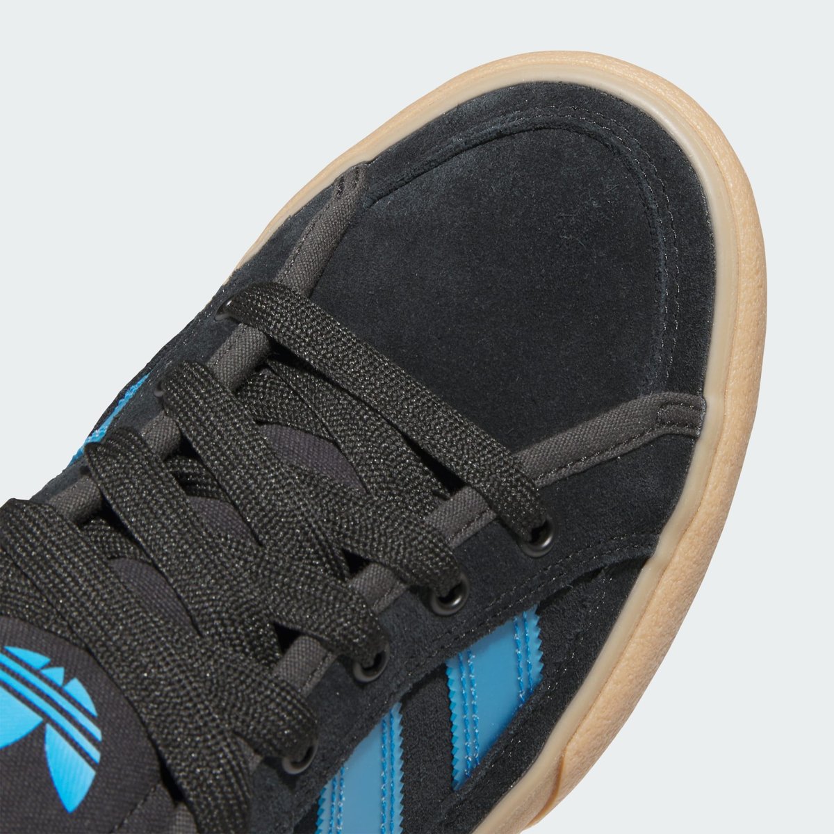 Chaussure Court Tns Premiere Chaussure Court Tns Premiere core black / lucid ray blue / gum, adidas Originals