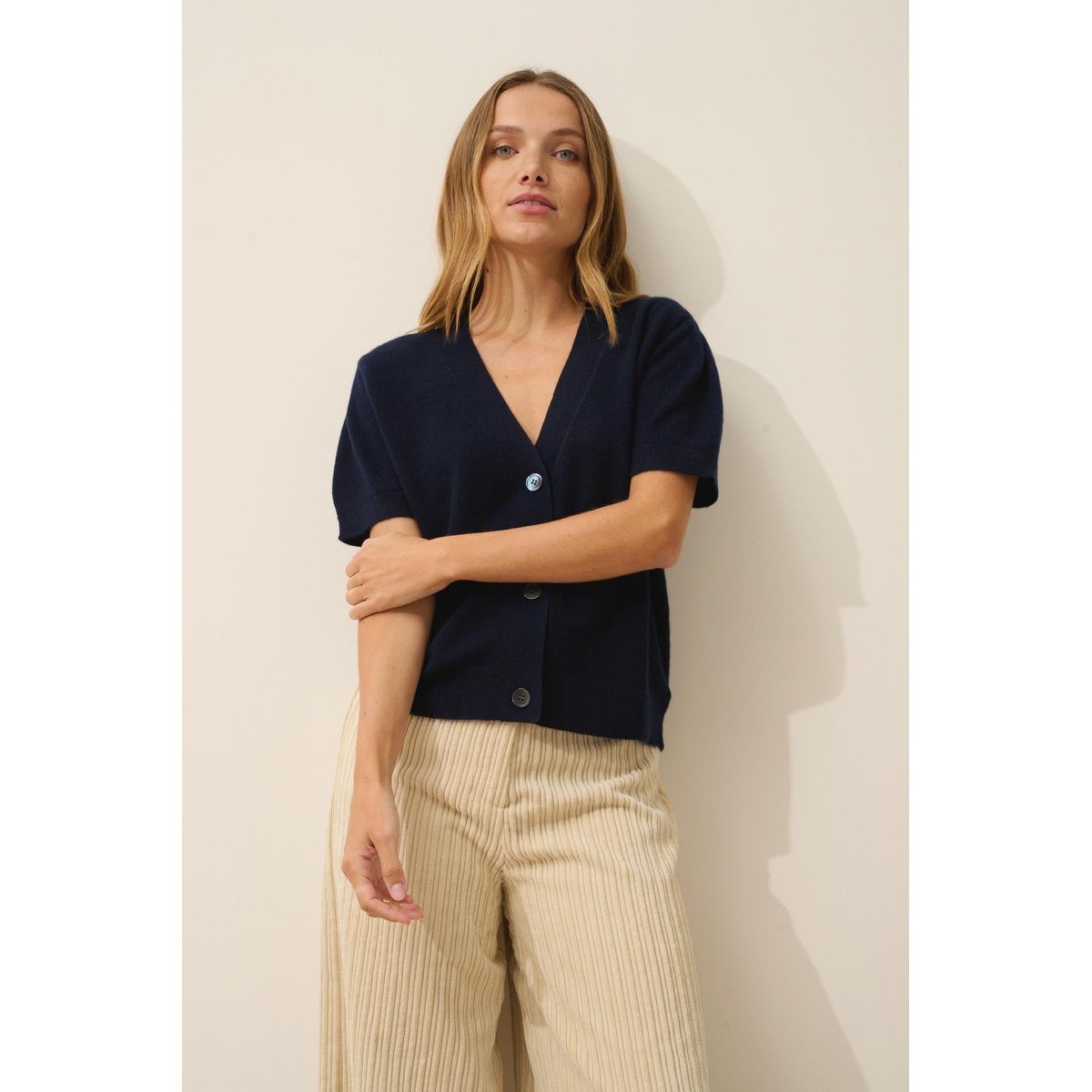 Cardigan Col V Manches Courtes Navy Iris bleu foncé, JUST CASHMERE