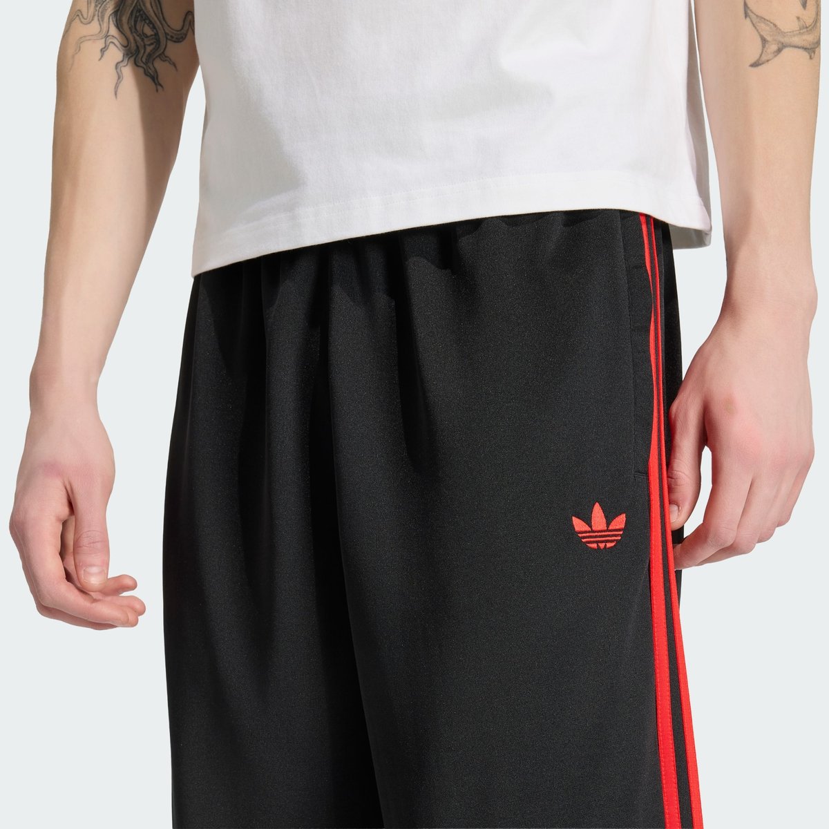 Pantalon Large Adicolor Pantalon Large Adicolor black / vivid red, adidas Originals