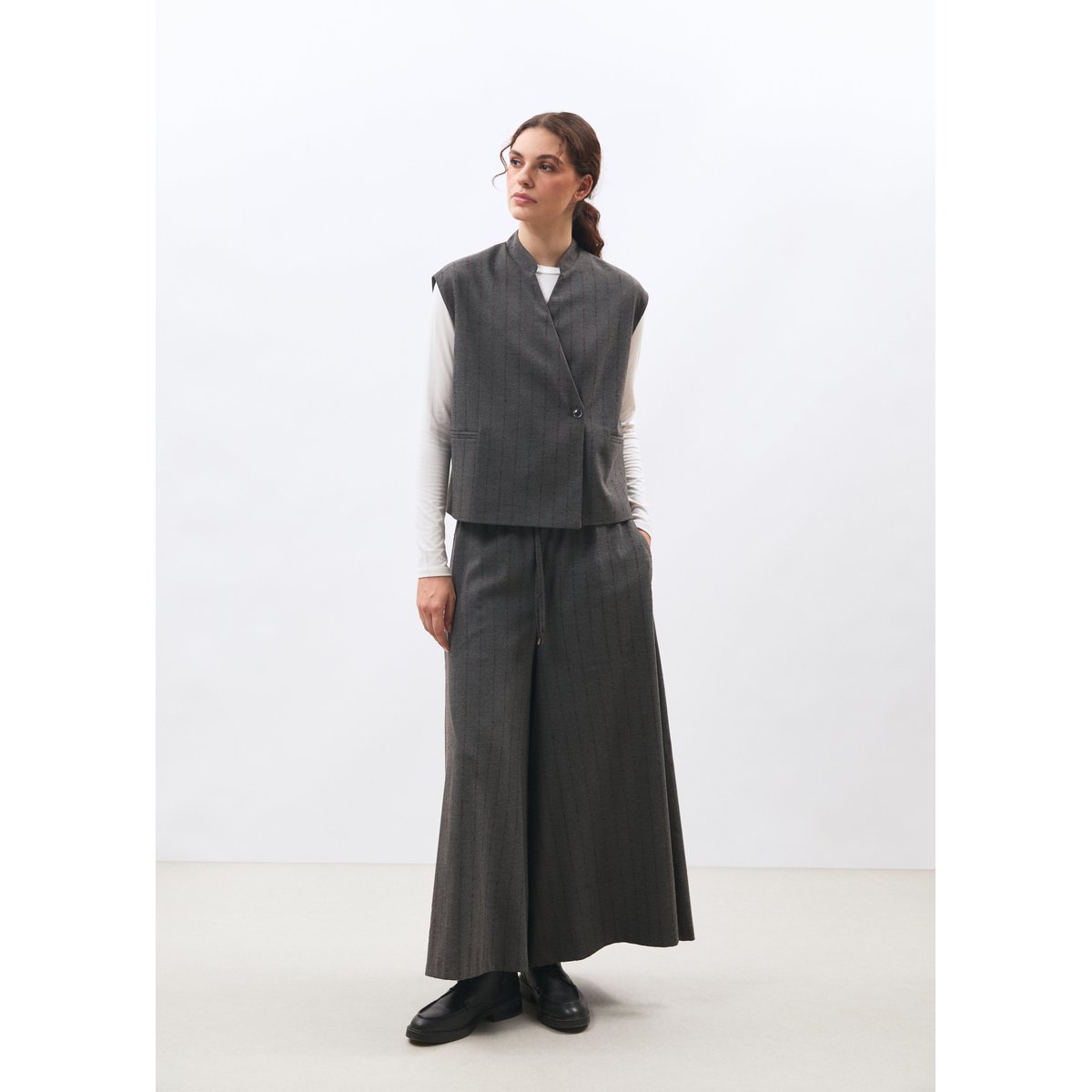 Pantalon large à rayures en flanelle anthracite/bordeaux, HUMILITY