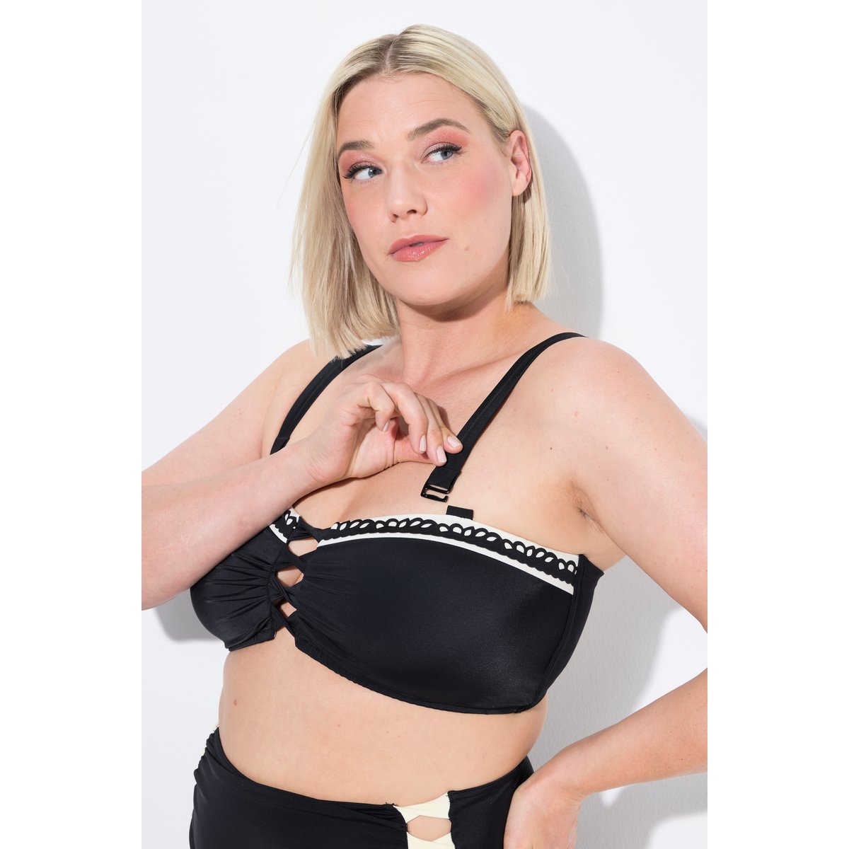 Bikini à bonnets souples. Bretelles noir, ULLA POPKEN