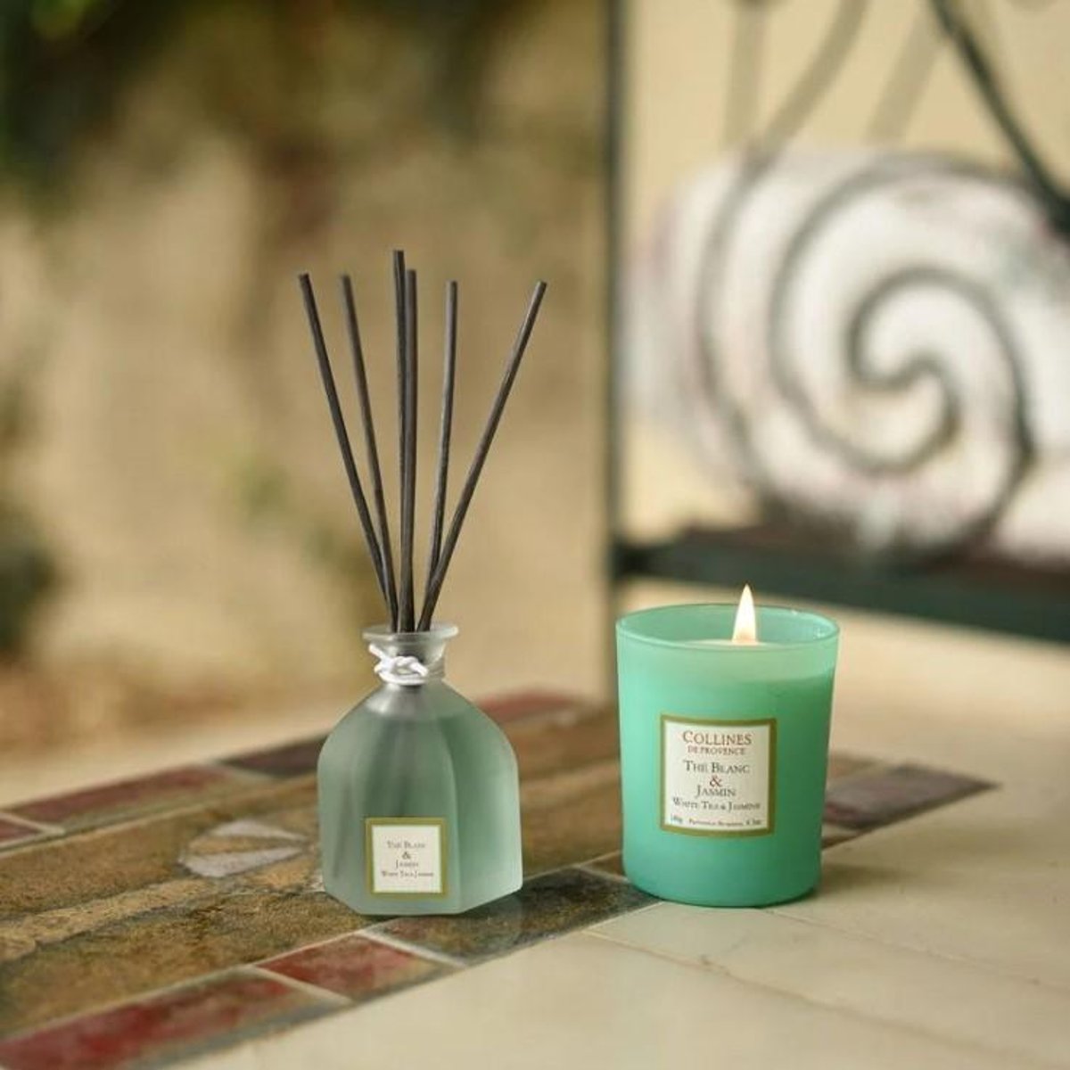 Diffuseur de parfum Coloré  THÉ BLANC & JASMIN bleu, COLLINES DE PROVENCE