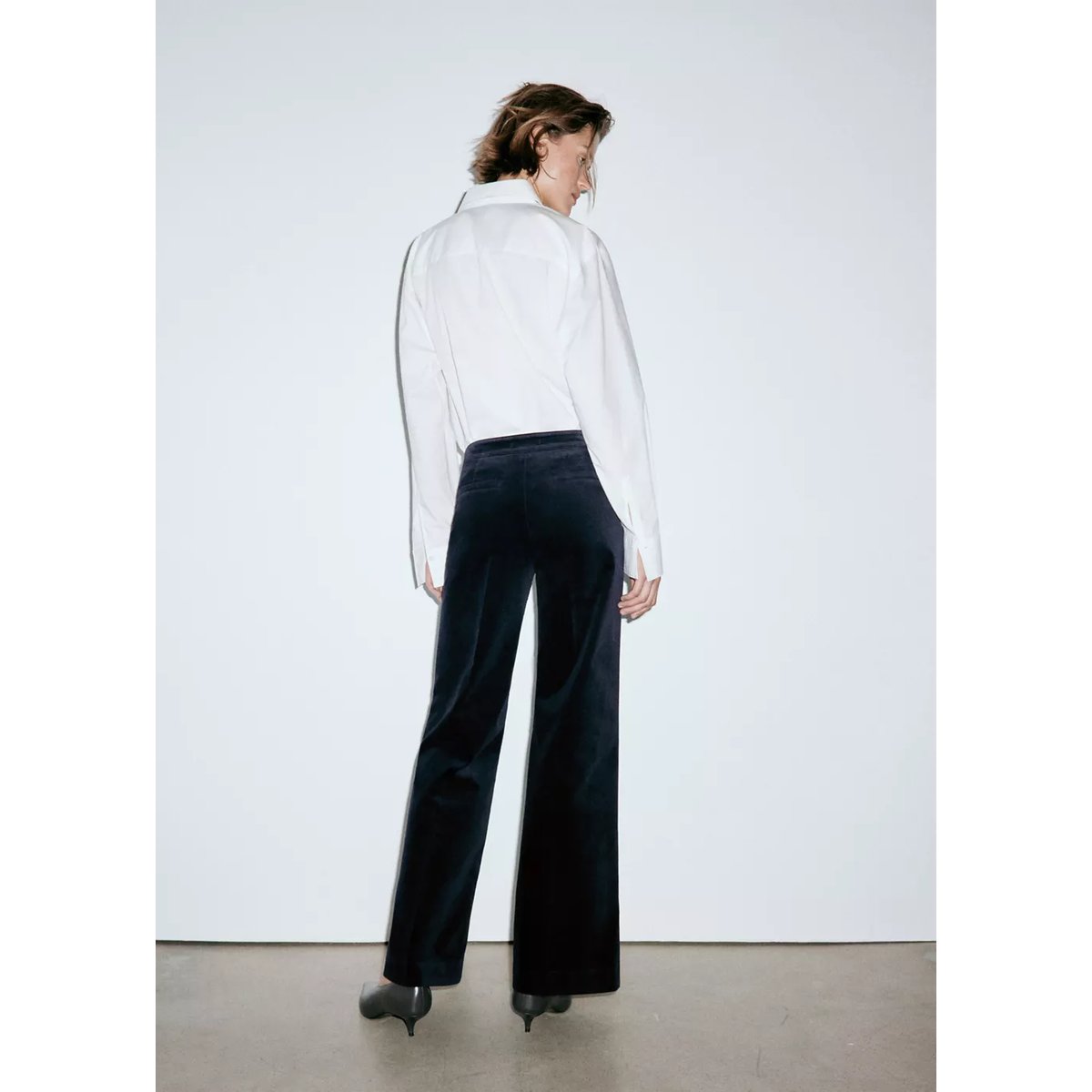 Pantalon en velours à boutons bleu, MANGO