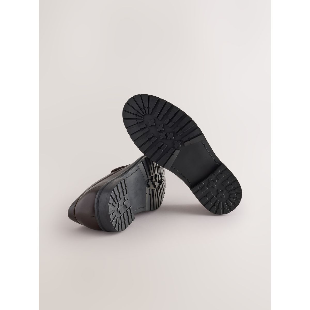 Mocassins habillés en cuir daim marron, NEXT