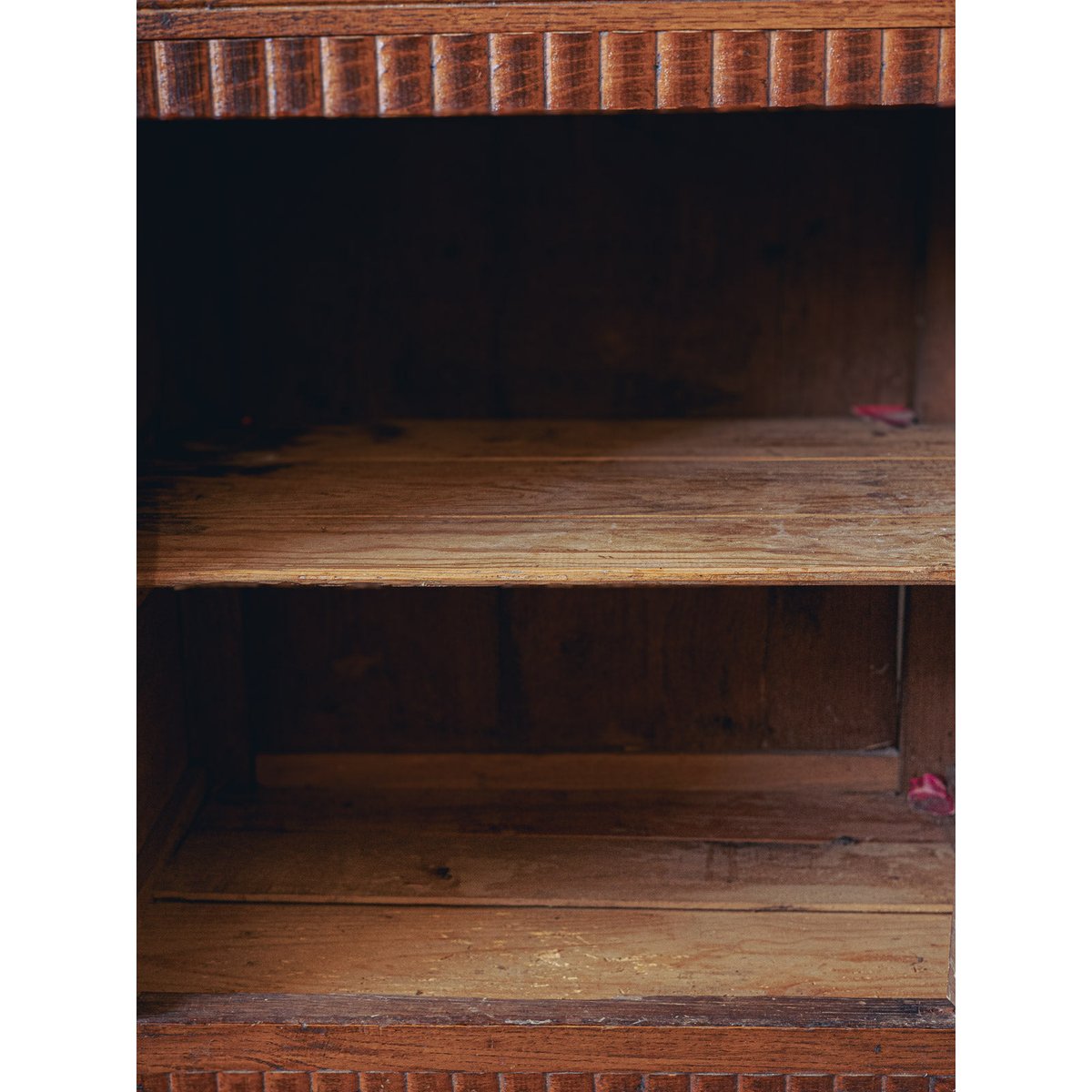 Buffet confiturier de ferme en bois brut Gilbert N°1665 - Bon état bois foncé, DEBONGOUT