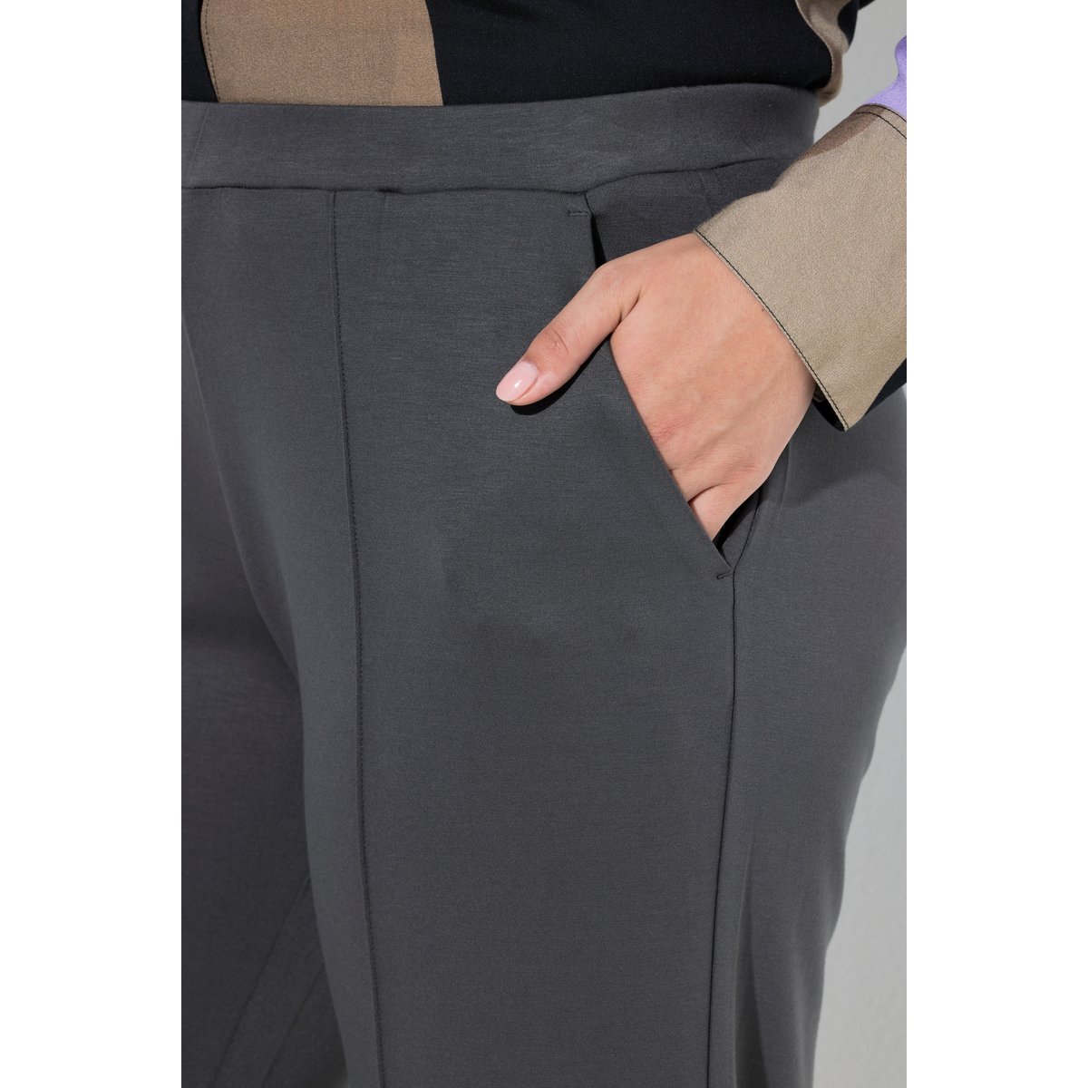 Pantalon Mary avec plis anthracite, ULLA POPKEN