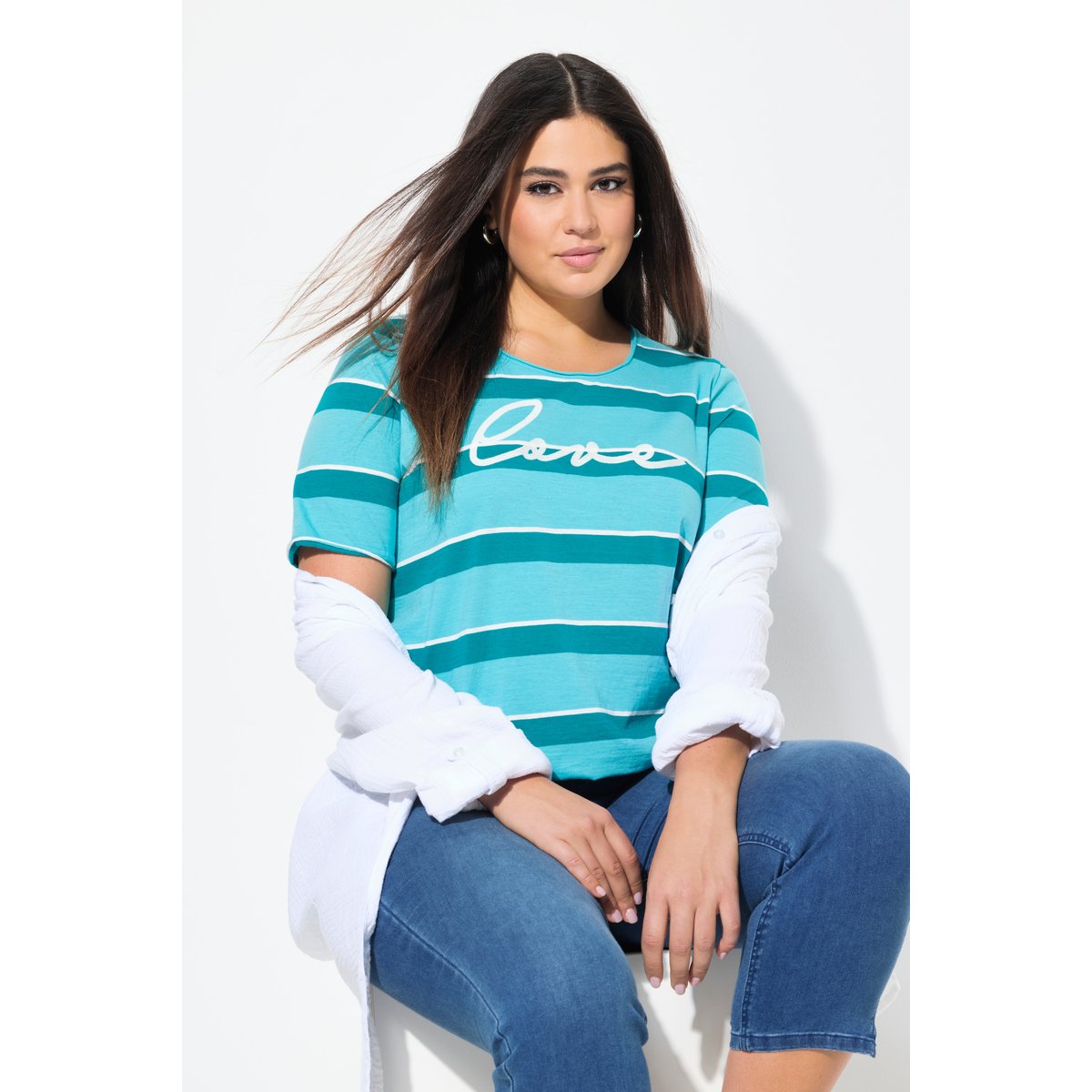 T-shirt rayé avec broderie. Encolure ronde aqua foncé, ULLA POPKEN
