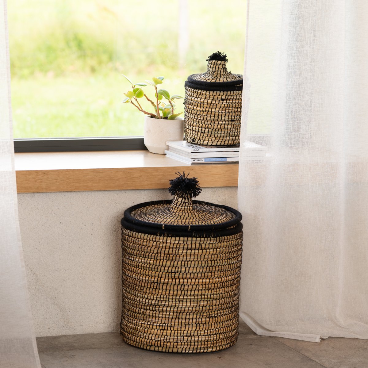 Panier à linge en fibres végétales et laine -  LOJI noir, HOME MAISON