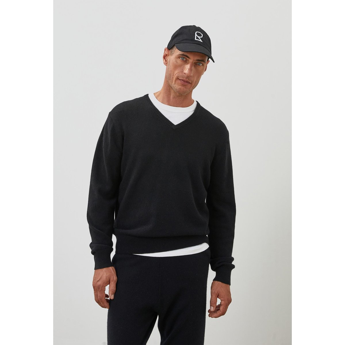 Pull homme col V cachemire noir, RODIER