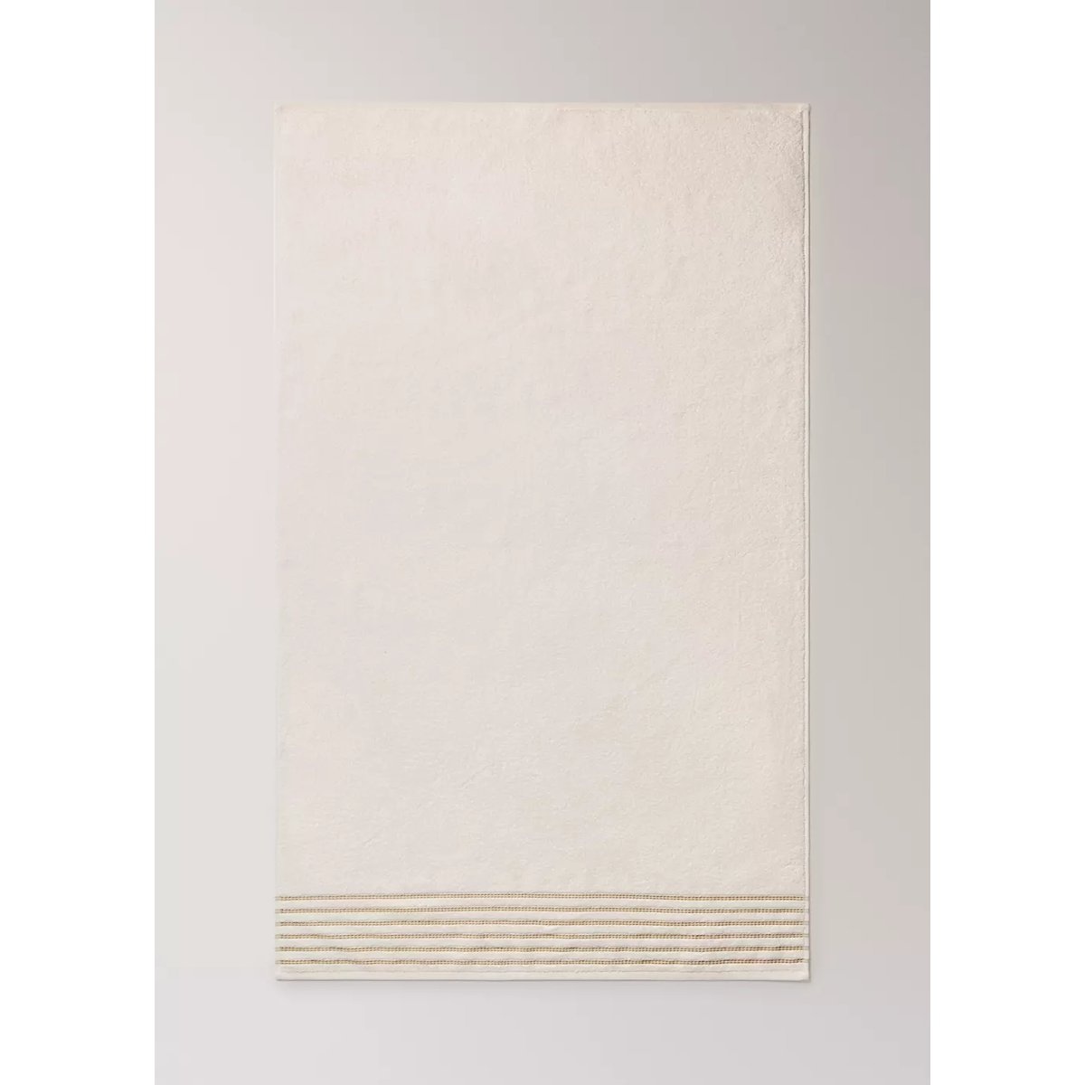 Drap de bain en coton avec détail contrasté blanc cassé, MANGO HOME