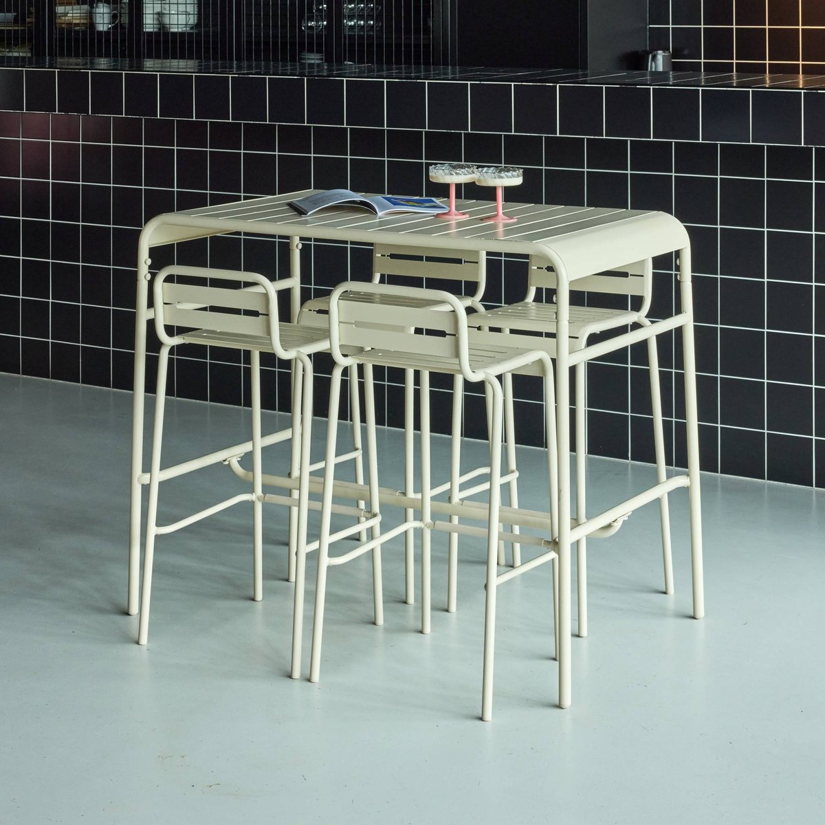 Table haute de jardin acier + 4 assises AMÉLIA beige, SWEEEK