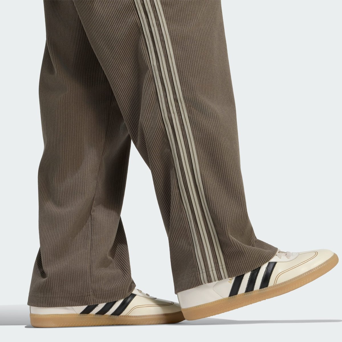 Pantalon De Survêtement Velours Côtelé Firebird Pantalon De Survêtement Velours Côtelé Firebird branch, adidas Originals