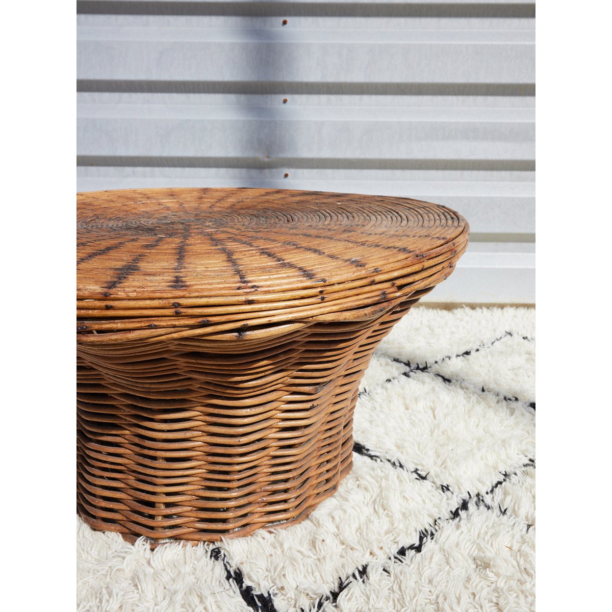 Ensemble de table et fauteuils en rotin vintage Ange N°28 - Bon état bois clair, DEBONGOUT