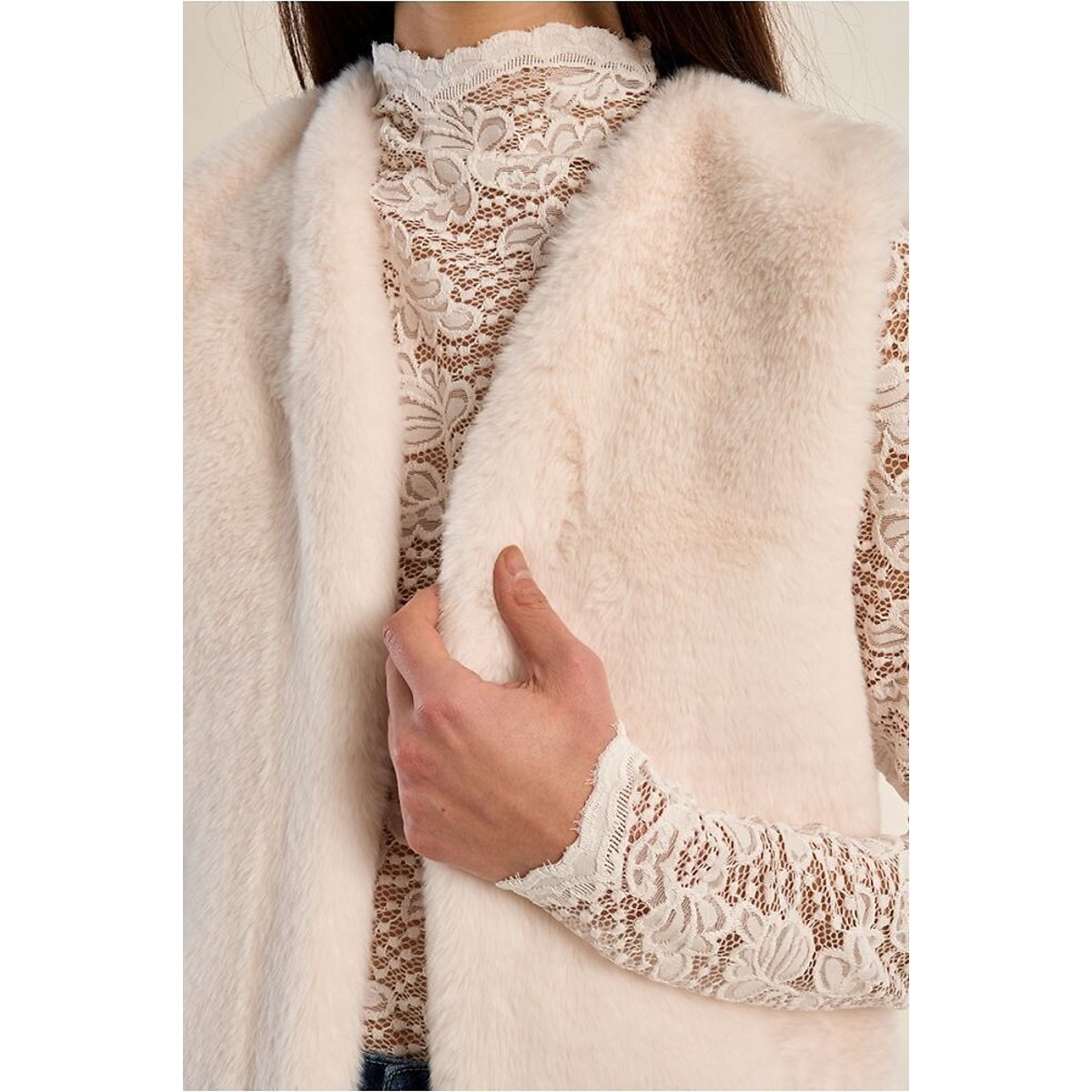 Fluffy Sleeveless Cardigan ecru , MOLLY BRACKEN